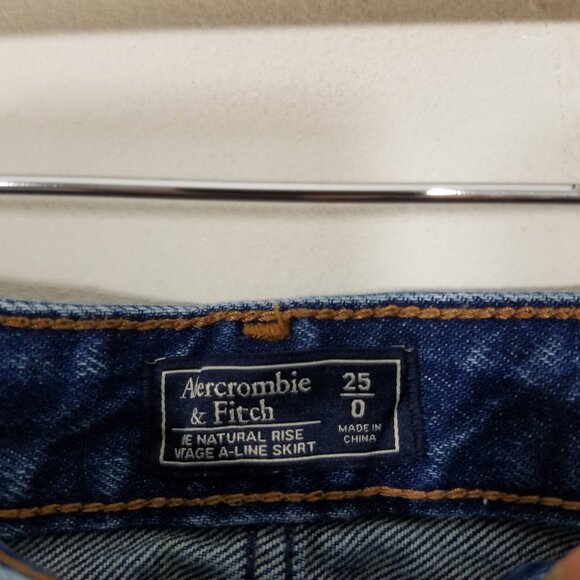 Abercrombie & Fitch ZOE Natural Rise Vintage A-Line Skirt Mini Denim Blue 0/25 - Picture 2 of 4